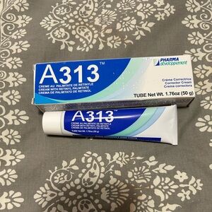 Retinol Cream - Blue and White